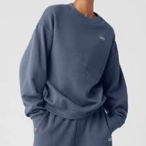 ALO Yoga Accolade Sweatshirt in Bluestone, XS